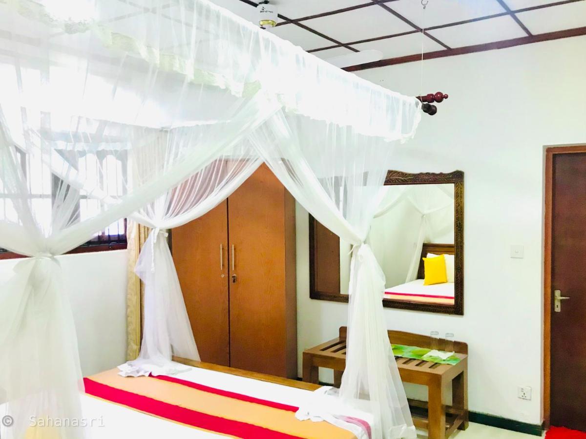 Sahana Sri Villa Бентота Екстериор снимка