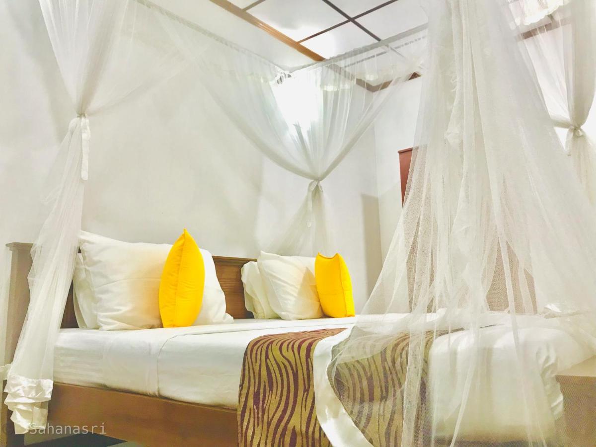 Sahana Sri Villa Бентота Екстериор снимка