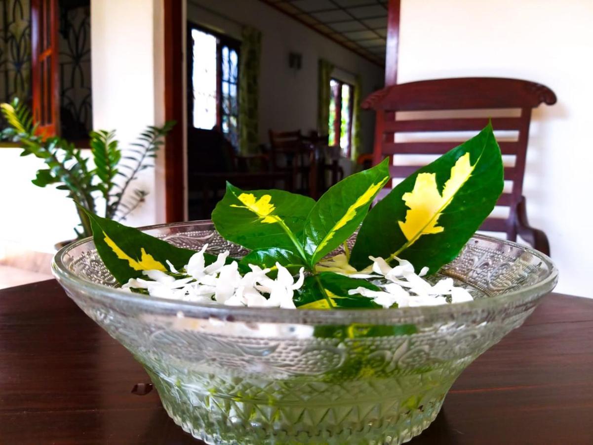 Sahana Sri Villa Бентота Екстериор снимка